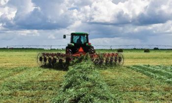 CroppedImage350210-Kuhn-SR300-RakesSeries-22.jpg